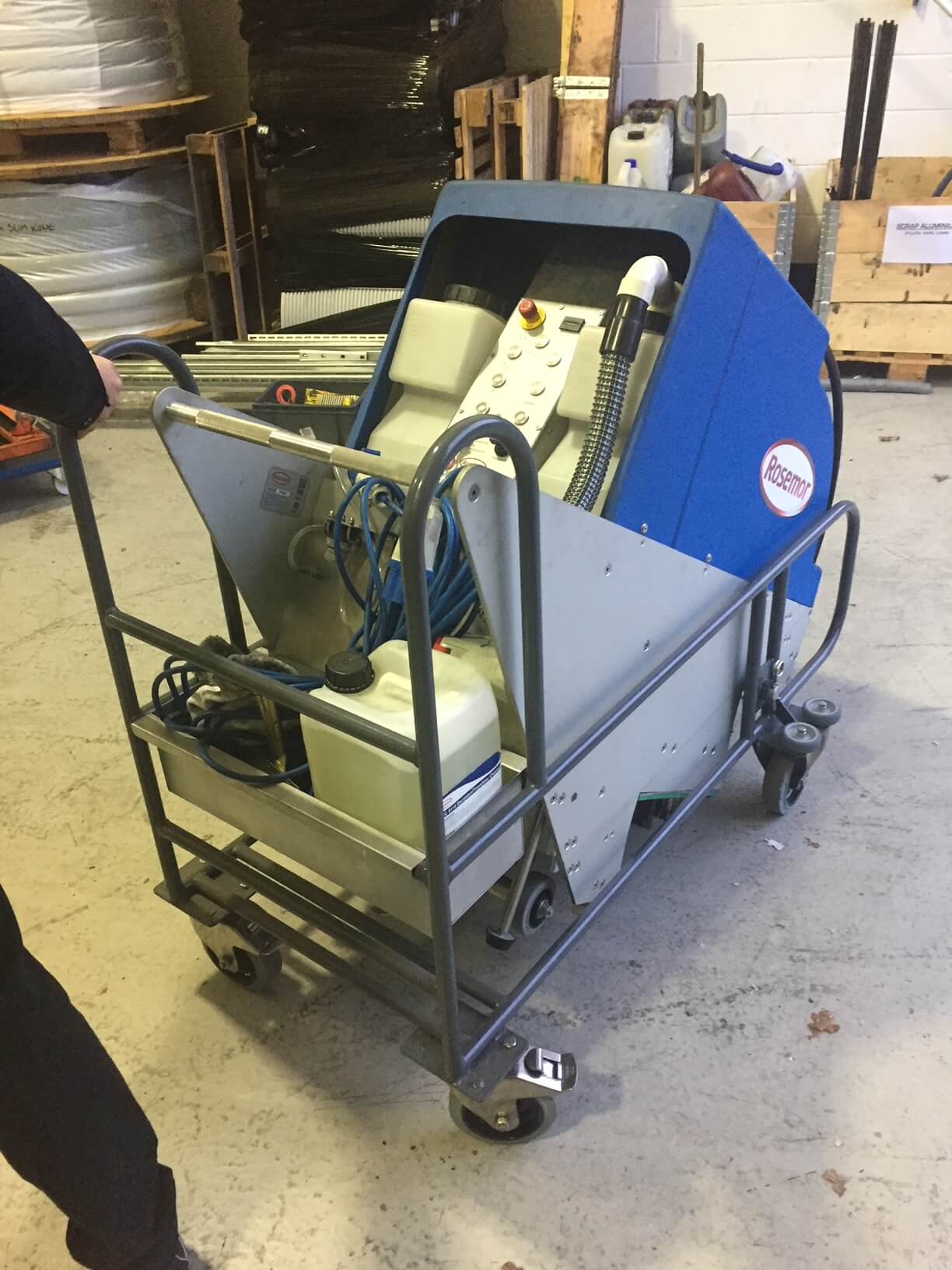 Step Cleaning Machine